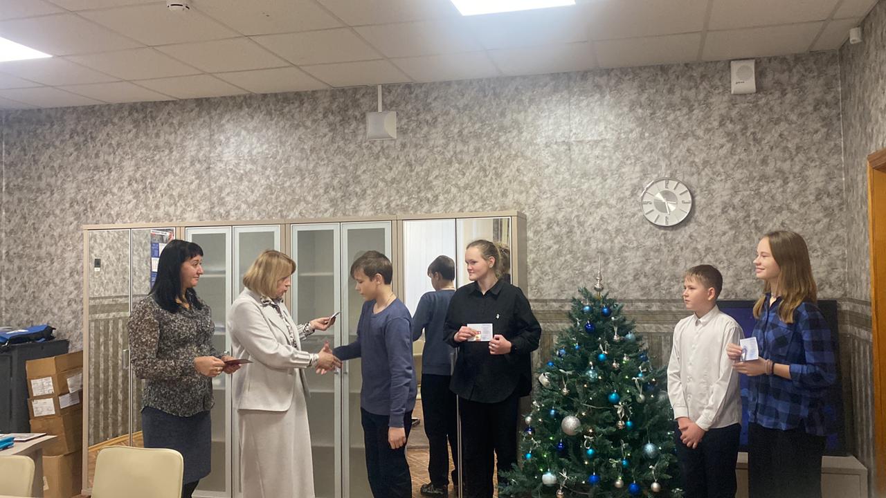 Награждение учащихся значками ГТО.